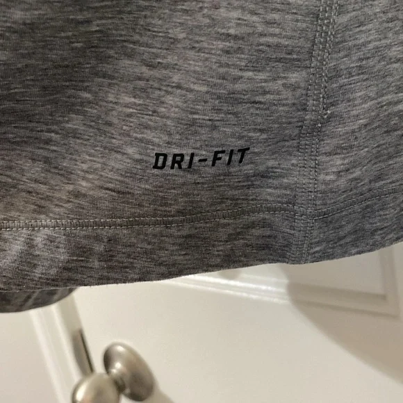 Nike long sleeve heathered grey dri-fit fitted athletic top - size large - Picture 6 of 8